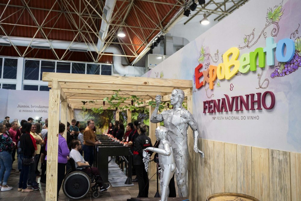 ExpoBento e Fenavinho atraem mais de 95 mil visitantes nos primeiros quatro dias